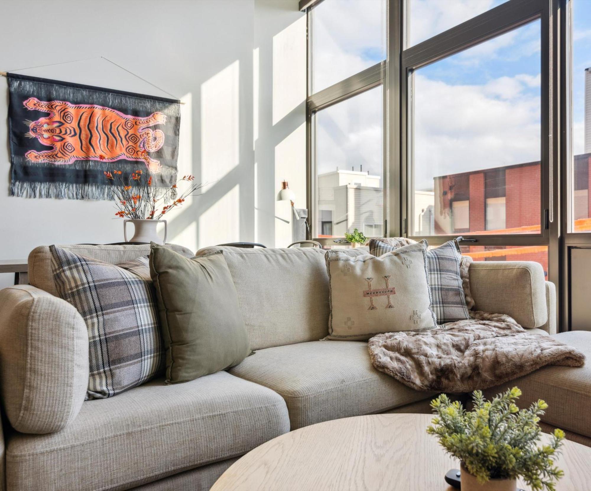 Large 3Br Apts & Studios, Gym, Game Room, Free Street Parking Philadelphia Zimmer foto