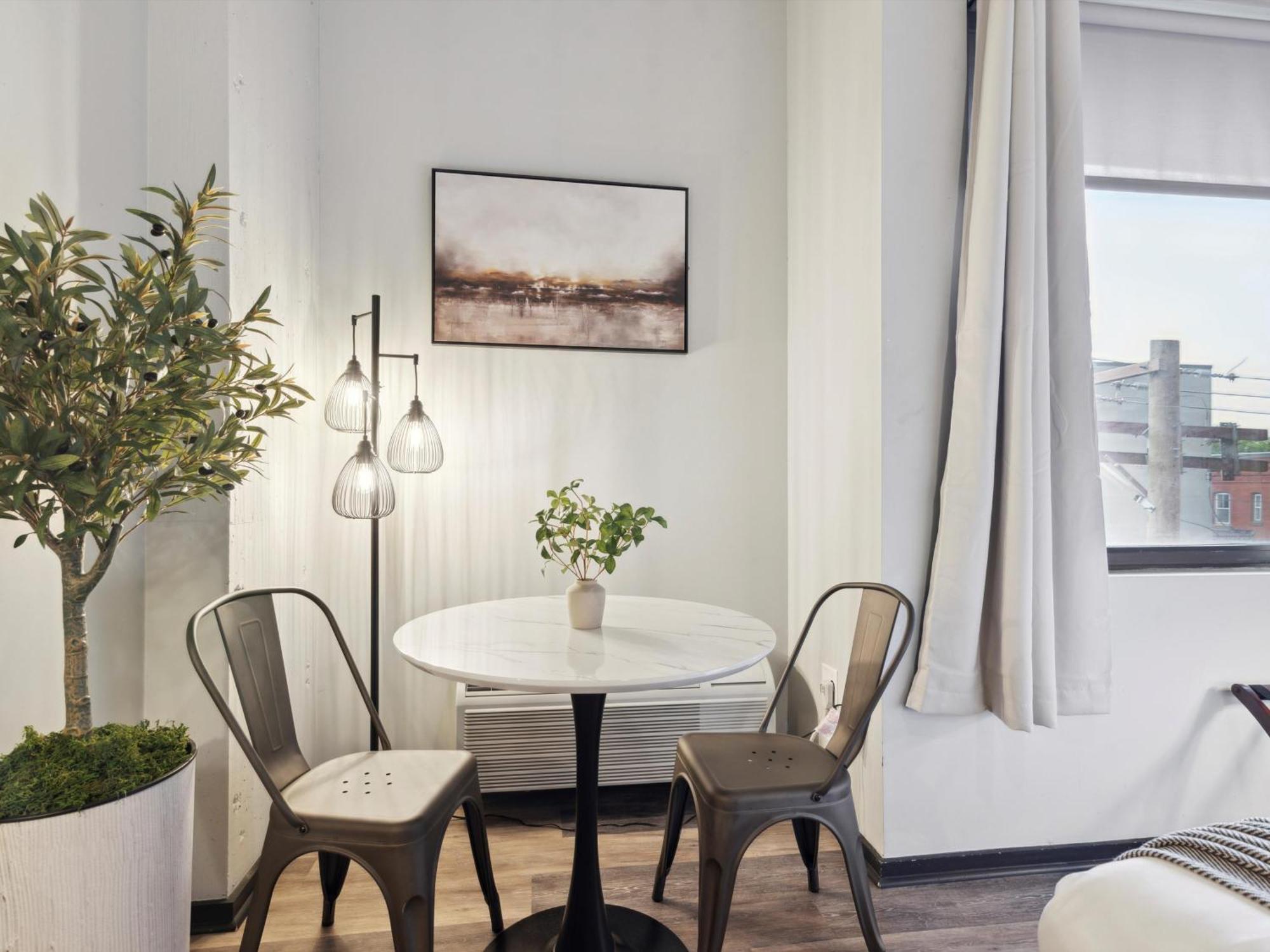 Large 3Br Apts & Studios, Gym, Game Room, Free Street Parking Philadelphia Zimmer foto